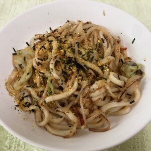 キャベツとのりたまの焼きうどん